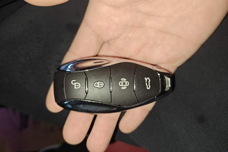 Used Hongqi H6 2023 2.0T Zhiyi Version
