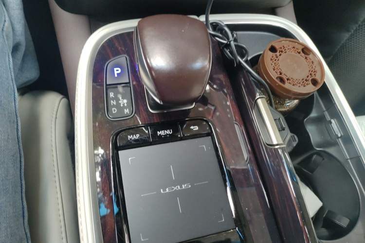 Used Lexus LS 2018 500h Executive Edition China VI