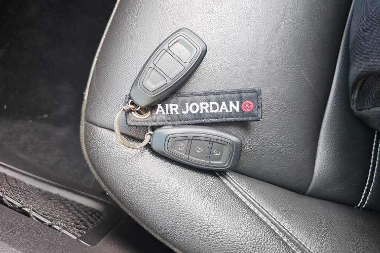 Used Ford Kuga 2019 EcoBoost 180 Two-Wheel-Drive Titanium Plus Model China VI Standard
