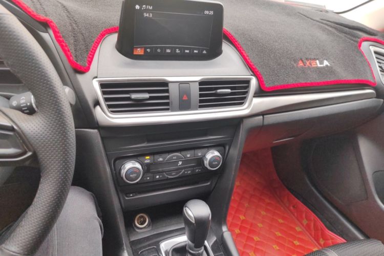 Used Mazda 3 Axela 2017 Sedan 1.5L Automatic Luxury Model China VI Standard Audio And AC Panel