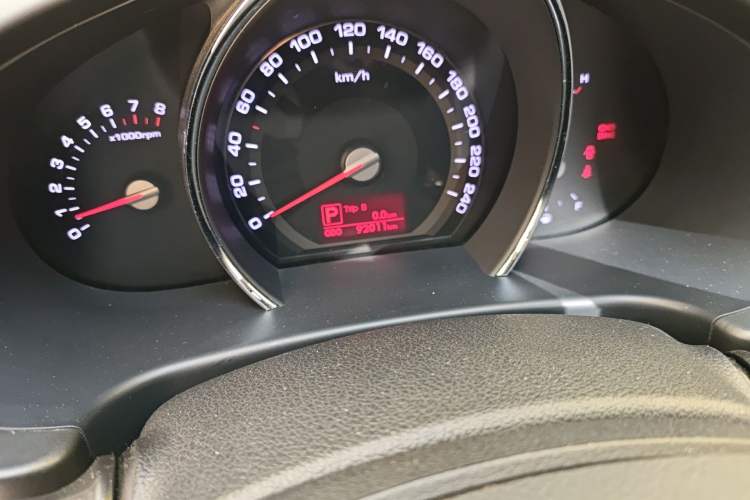 Used Kia Sportage R 2012 2.0L Automatic Two-Wheel Drive GL Trim
