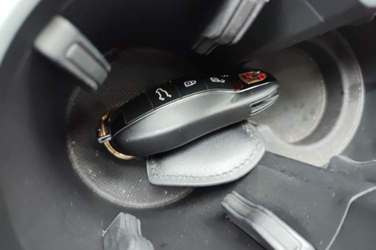 Used Porsche Macan 2023 Macan 2.0T Vehicle Key