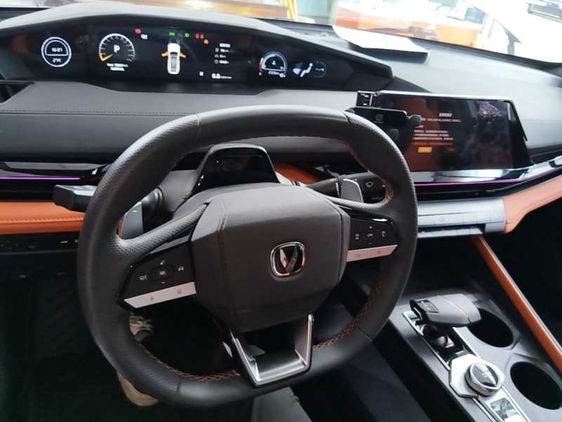 Used CHANGAN UNI-V 2023 1.5T Sport Edition — 9