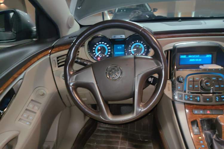 Used Buick LaCrosse 2011 2.4L SIDI Elegant Edition
