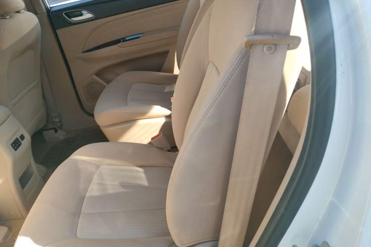 Used Wuling 730 2020 Commercial Vehicle 1.5L Manual Value Edition 7 Seats