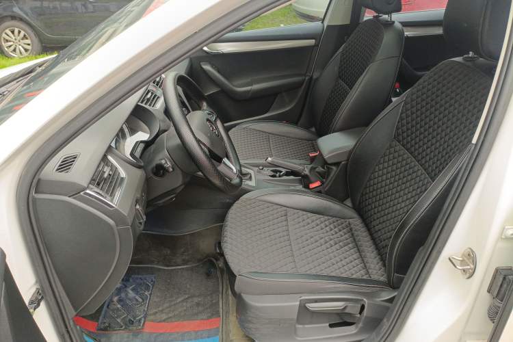 Used Skoda Octavia 2020 TSI230 DSG SmartDrive Luxury Edition Left Front Seat