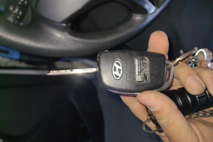 Used Hyundai Elantra (5th Generation / Langdong) 2016 1.6L Automatic Smart Version