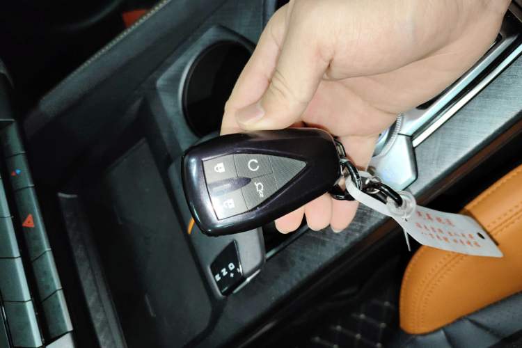 Used CHANGAN UNI-V 2025 1.5T 500Bar Prestige Sporty Version
