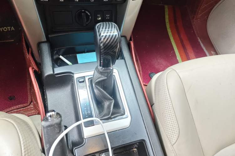 Used Toyota Prado 2010 4.0L Automatic TX-L Gear Lever