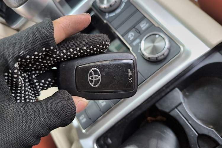 Used Toyota Land Cruiser  Vehicle Key