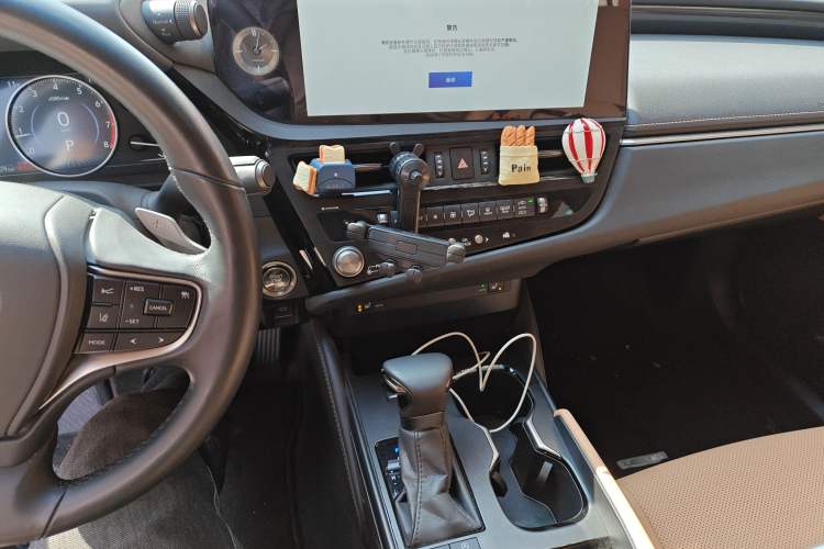 Used Lexus ES 2022 200 Excellence Edition