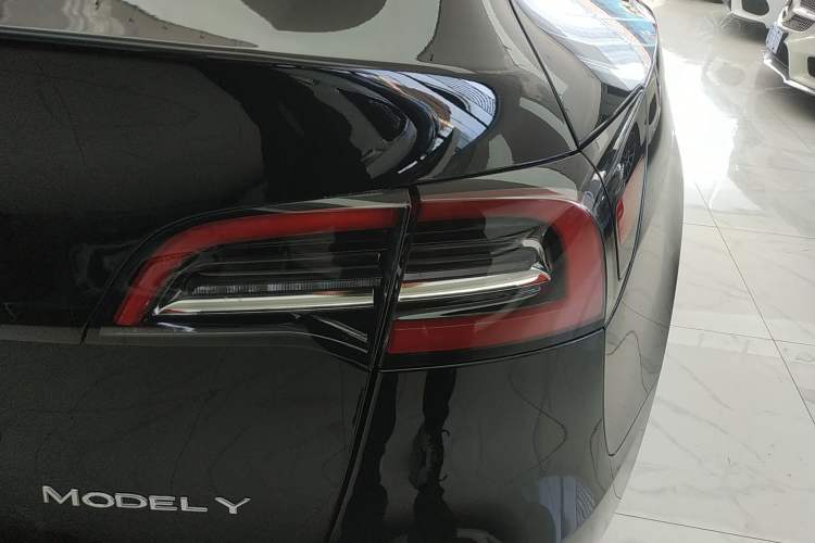 Used Tesla Model Y 2021 Standard Range Rear-Wheel Drive Version