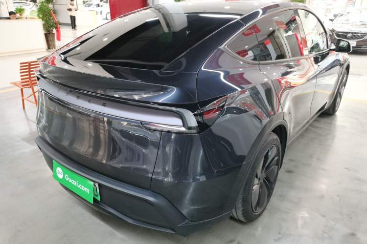 Used Tesla Model Y 2025 Rear-Wheel-Drive Version
