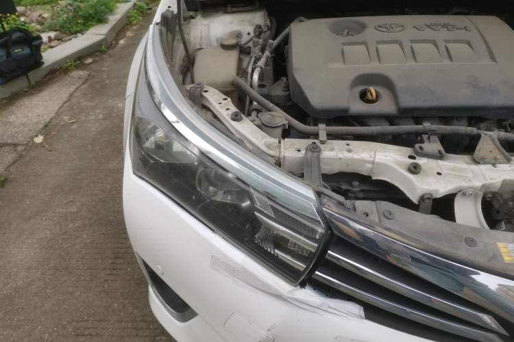 Used Toyota Corolla 2014 1.6L CVT GL-i Right Front Headlight