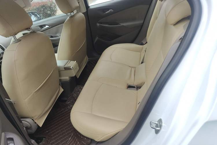 Used Chevrolet Cruze 2015 1.5L Manual Fashion Edition
