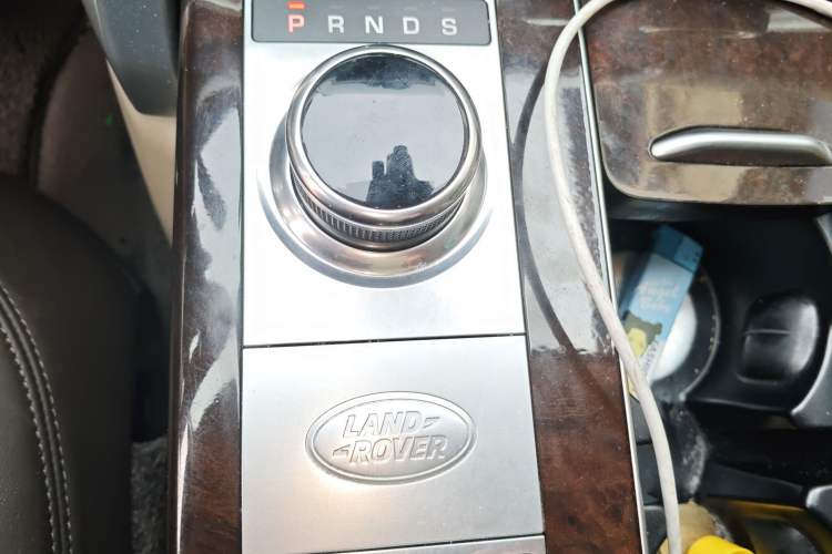 Used Land Rover Range 2021 3.0 L6 Century Extended Classic Edition Gear Lever