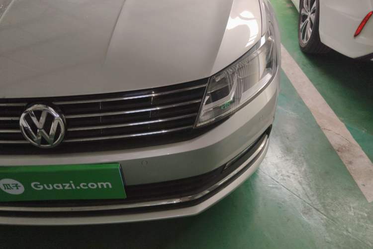 Used Volkswagen Lavida 2015 1.6L Manual Comfort Edition Left Front Headlight