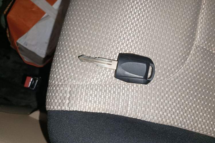 Used CHANGAN KUAYUE Xing V3 2023 1.3L Gasoline Standard Version 2-Seater Van Vehicle Key