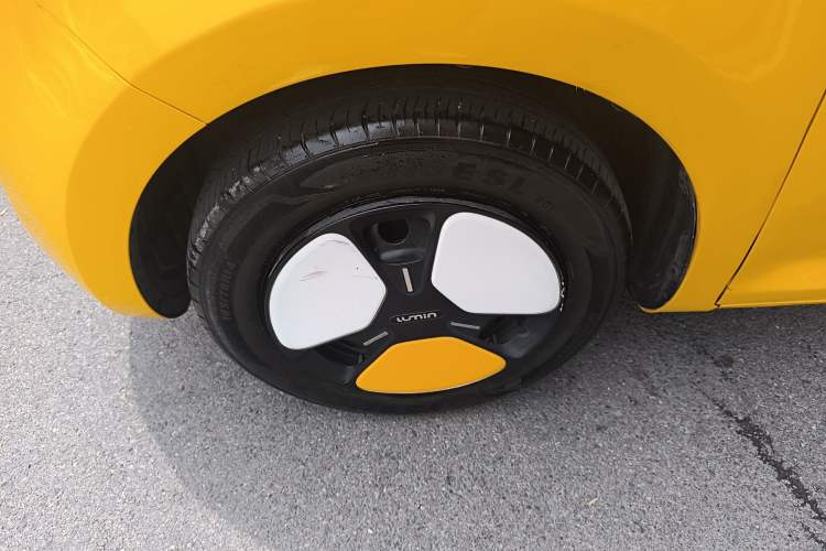 Used CHANGAN NEVO Lumin 2022 155 km – Refreshingly Sweet Edition Left Front Wheel Hub