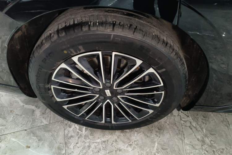 Used Geely Galaxy 8 2025 130km EM-i Prestige Edition Right Rear Wheel Hub