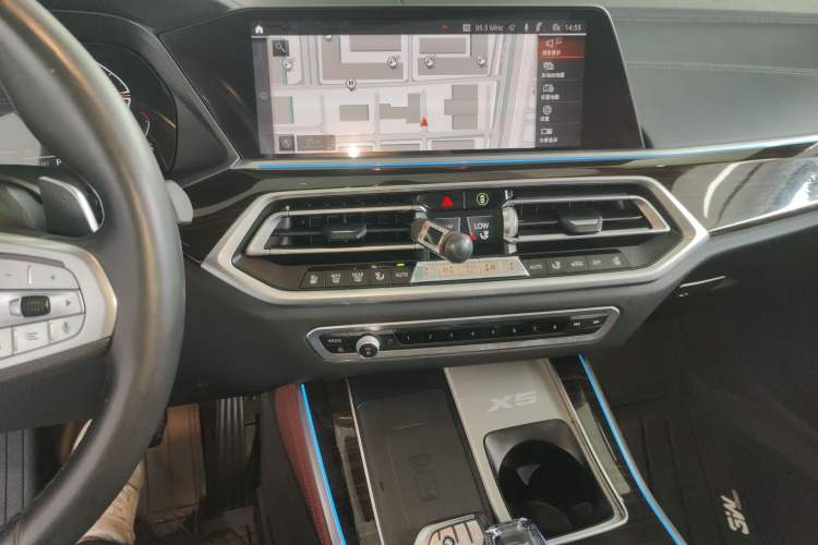 Used BMW X5 2022 xDrive 40Li Luxury Edition M Sport Package