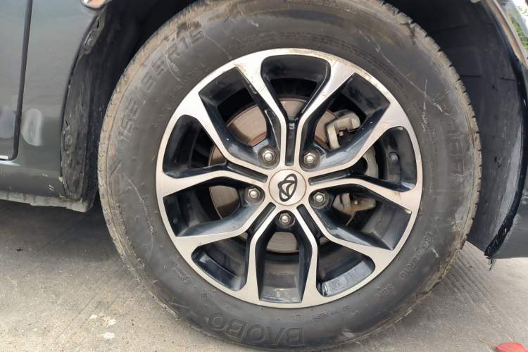 Used CHANGAN KAICHENG Oushang A600 2017 1.5L Manual Standard Edition Right Front Wheel Hub
