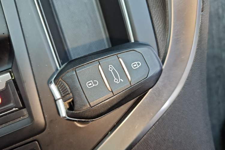 Used Peugeot 5008 2017 350THP 7-Seater Elite Edition