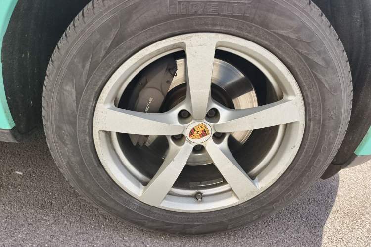 Used Porsche Macan 2018 Macan 2.0T Right Front Wheel Hub