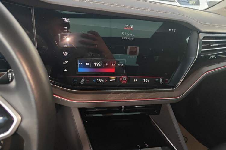 Used Volkswagen Touareg 2021 3.0 TSI Luxury Edition Black Diamond Sport Package
