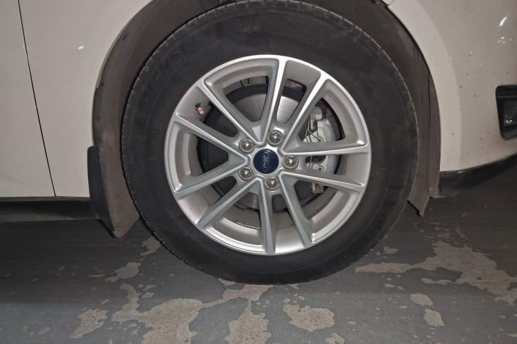 Used Ford Focus 2018 Hatchback Classic 1.6L Automatic Trendy SmartDrive Edition