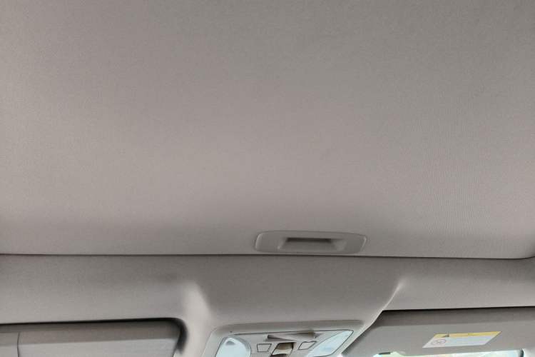 Used Dongfeng Aeolus AX7 2018 Classic 1.6T Automatic Luxury Model Headliner