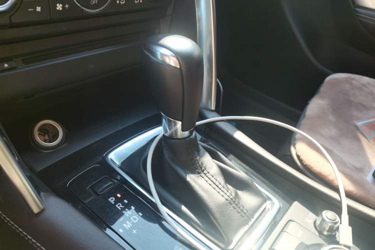 Used Mazda CX-4 2018 2.0L Automatic Two-Wheel Drive Blue Sky Premium Upgrade Version China V Standard
