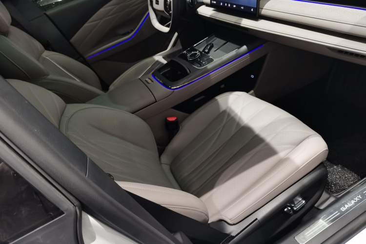 Used Geely Galaxy Galaxy 8 2025 130km EM-i Deluxe Edition