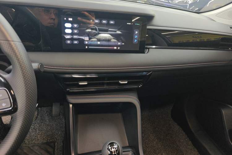 Used Roewe i5 2023 1.5L Manual Comfort Edition