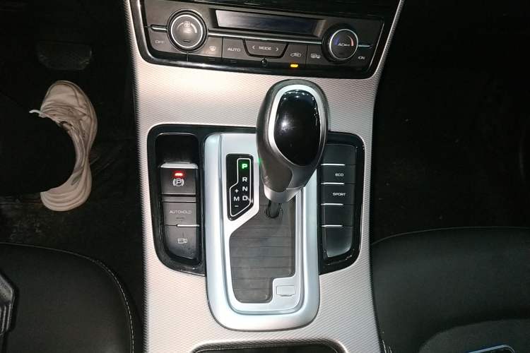 Used Geely Auto Emgrand GL 2018 1.4T DCT Elite Smart Connectivity Version Gear Lever