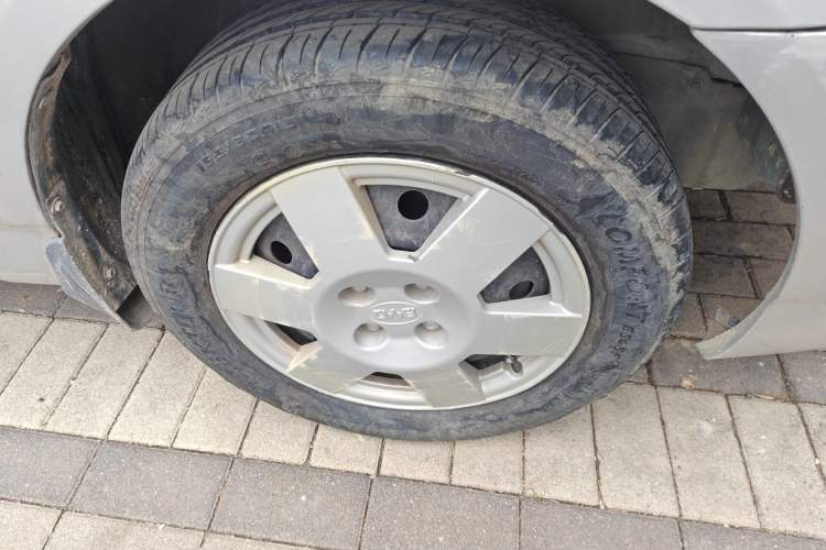 Used BYD F3 2013 1.5L Manual Standard CNG Model
