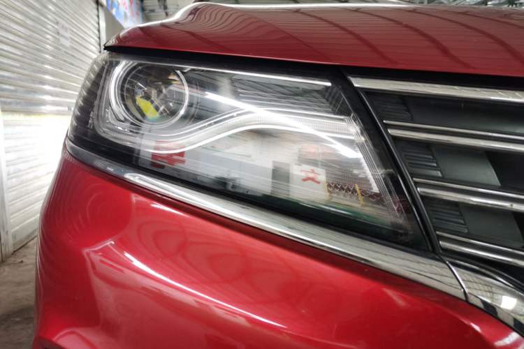 Used Roewe RX5 2018 20T Two-Wheel Drive Automatic Flagship Edition Right Front Headlight