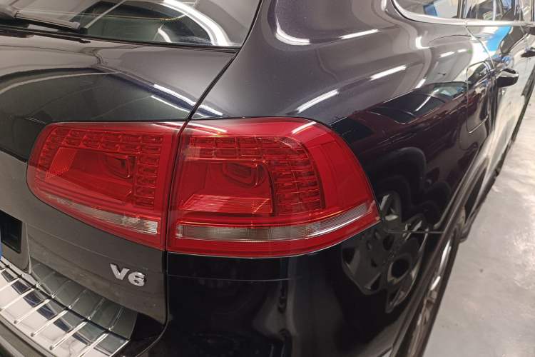 Used Volkswagen Touareg 2016 3.0 TSI High-End Version Right Rear Taillight