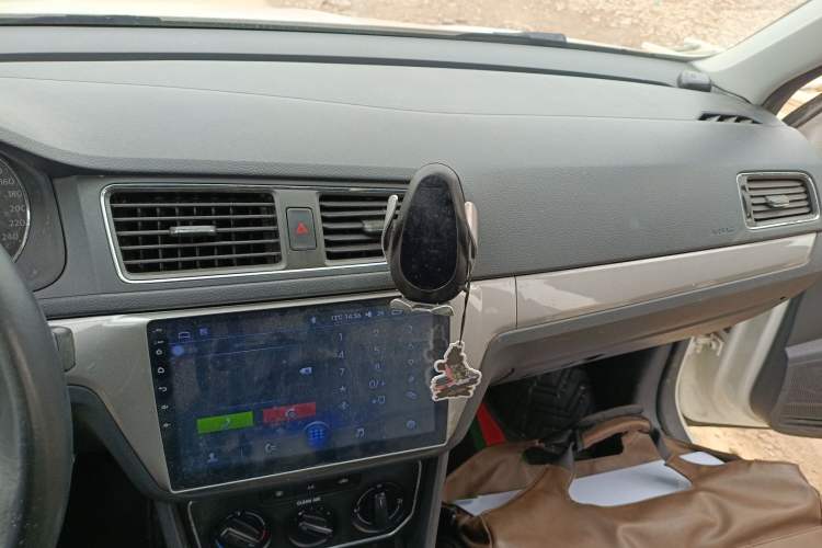 Used Volkswagen Lavida 2017 1.6L Automatic Comfort Edition
