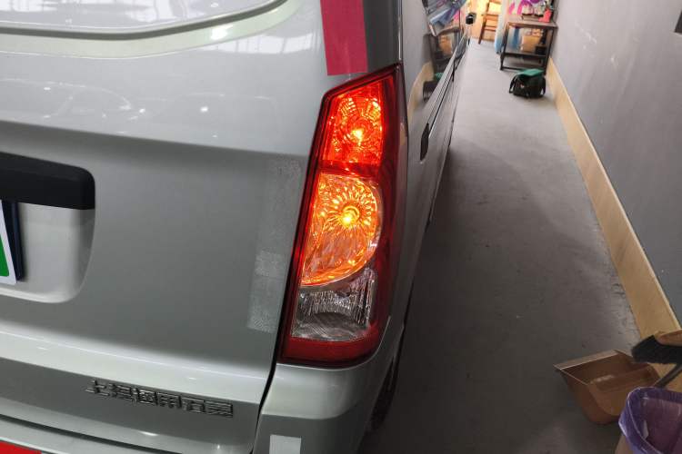 Used Wuling Rongguang S 2021 1.2L Standard Model Enclosed-Window Vehicle Power-Assist Version 2 Seats LSI