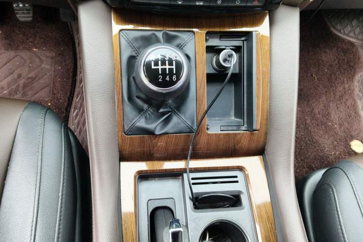 Used FORTHING M7 2021 1.8T Manual Luxury Model Gear Lever