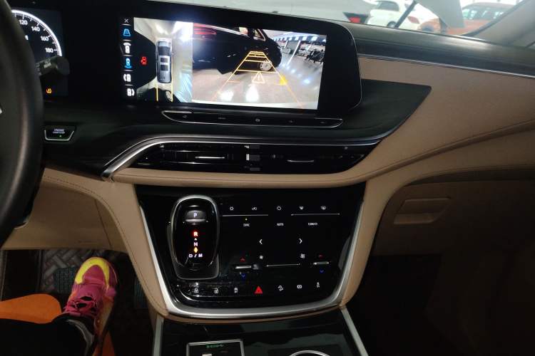 Used Buick GL8 2020 ES Land Cruiser 653T Luxury Model
