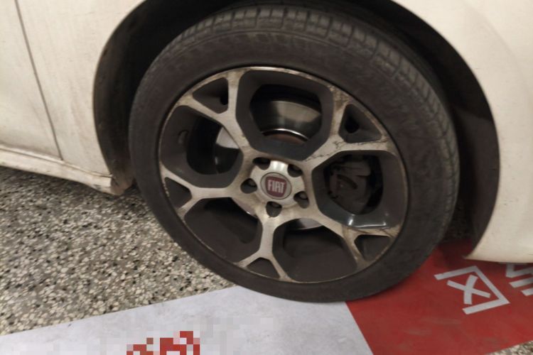 Used Fiat Ottimo 2014 1.4T Automatic Sport Edition Right Front Wheel Hub