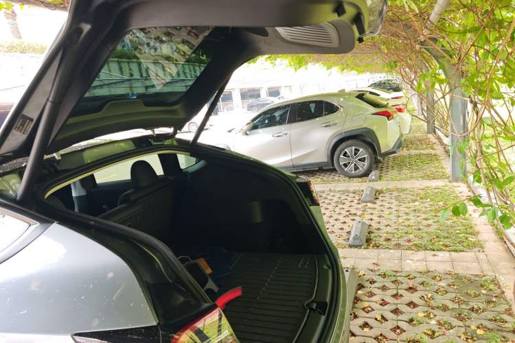 Used Tesla Model Y 2024 Long-Range All-Wheel-Drive Version
