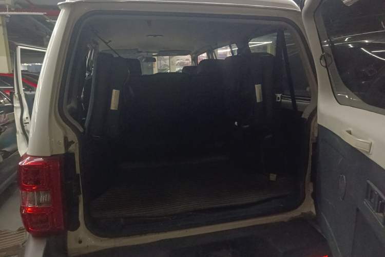 Used Leopaard Q6 2015 2.4L Manual Two-Wheel-Drive Elite Model