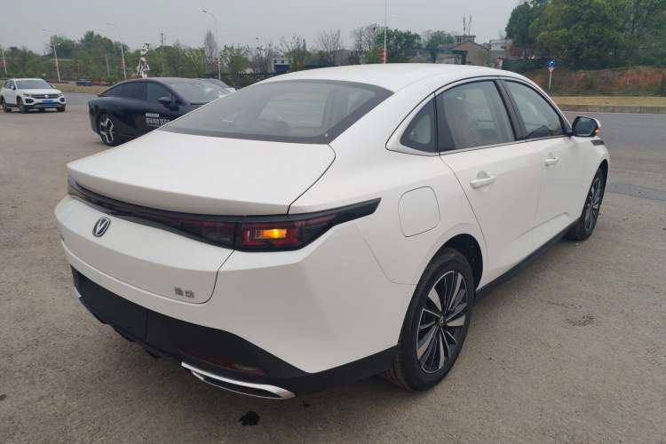 Used CHANGAN Eado PHEV 2025 Smart New Blue Whale 145KM Battleship Edition