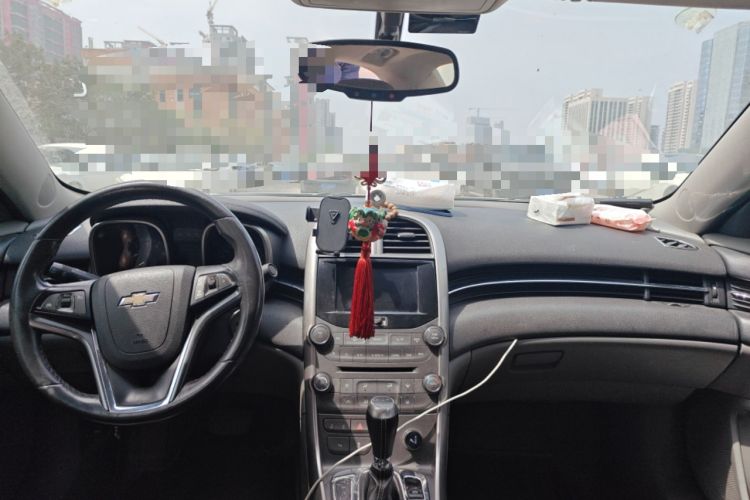 Used Chevrolet Malibu 2014 2.4L Automatic Luxury Edition Center Console