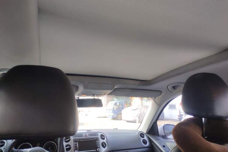 Used Volkswagen Tiguan 2012 2.0 TSI Automatic All-Wheel Drive Elite Edition Headliner