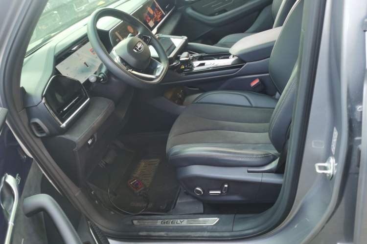 Used Geely Auto Monjaro L 2024 2.0TD High-Power Automatic Two-Wheel Drive Skyline Edition
