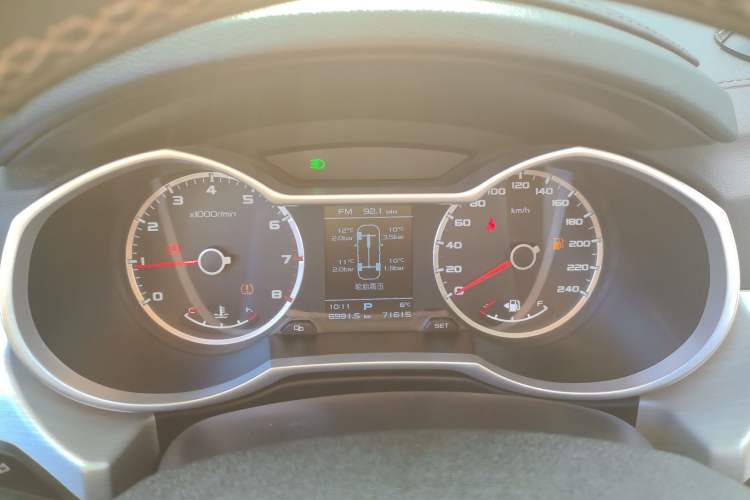 Used Geely Auto Emgrand X7 Sport 2018 1.8TD Automatic Two-Wheel Drive Zhiya Model